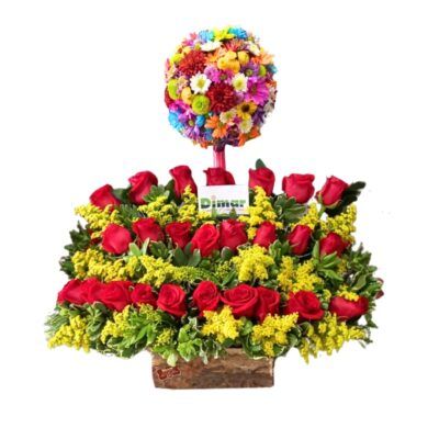 Arreglo rosas y topiario